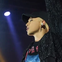Dong YoungBae 