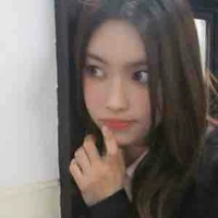 Yunah _ bạn Minju