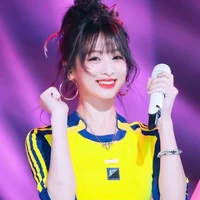 chị của jennie(Ahyeon)