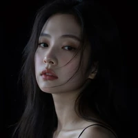 Jennie [em]