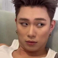 dương đeo mic