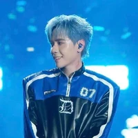 Lê Quang Hùng. - em