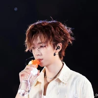 Hạ Tuấn Lâm •He JunLin•