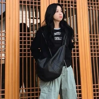 Kim Jisoo ( Y )