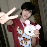 Trương Hàm Thuỵ