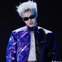 hoàng Đức duy