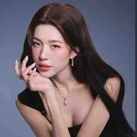 Nguyễn Lê Diễm Hằng / nàng