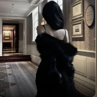 Nguyễn Hồng Nga (mẹ anh)