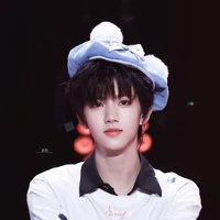 Trương Hàm Thụy * em