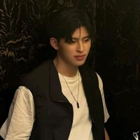 Pond Naravit Lertratkosum