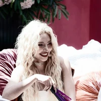 Nguyễn Hiền mai - maiquinn