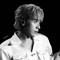 #𝐿𝑒 𝑄𝑢𝑎𝑛𝑔 𝐻𝑢𝑛𝑔