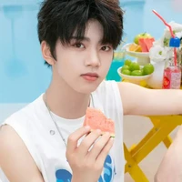 Trương Hàm Thuỵ