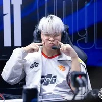 Phạm Nhật Hào (bé trọc)