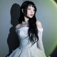 Nguyễn Lê Ngọc Ánh Sáng - Aza