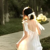 QUỲNH CHI