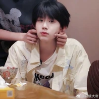 Dịch Hằng, Tử tử