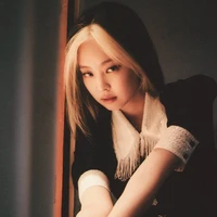 Kim Jennie - em