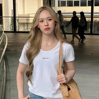 June_nàng