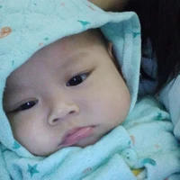 tác giả trầm tính hay khóc nhè