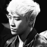 Lee Seunghyun ( Seungri )