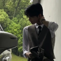 Trần Vĩ Quân - bố nu9