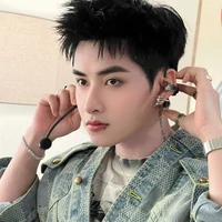 Hoàng Hùng-Gem