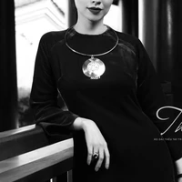 Nguyễn lan hương / bà hội đồng