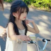 Roseanne Park ( 7 tuổi )