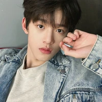Guan Junchen 