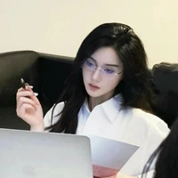 Lục Tuyết Tuyết (mẹ Ánh)