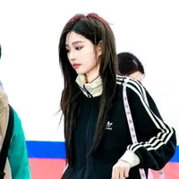 Vương Dịch - Cô