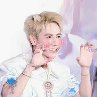 Lê quang hùng _phone^-^