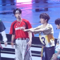 Cọng lông chim của ZhuSu -)