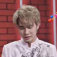 Tác giả trẻ trou