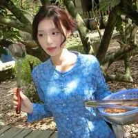 Nguyễn Mẫn Nhi-Han Sara