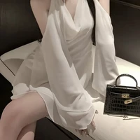 PHẠM HOÀNG THẢO LINH [ Chị ]