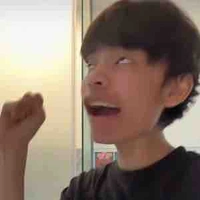 Thấy gái dài buối tung tăng