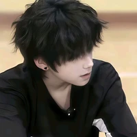 Vương Lỗ Kiệt_ gã