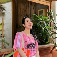 Diệp Anh ( Chị tư)