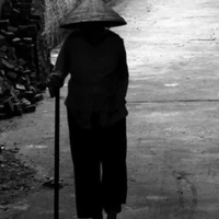 bà chủ ngôi nhà