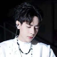 quang hùng