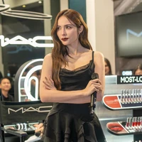 Charlotte Austin(nàng)