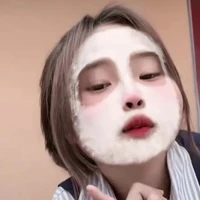 T Ngân ( lớp trưởng của lớp)