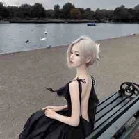 Nguyến Hồng Tuyết Nhung(mẹ anh)