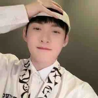 Hoàng Hùng 