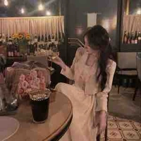 Tịch Diệp Anh ( mẹ cô )