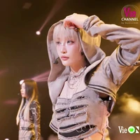 tác giả không bình thường