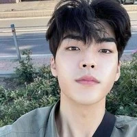 yeong-bin(hắn)