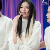 TRẦN THẢO LINH [chị họ dương quanh minh]